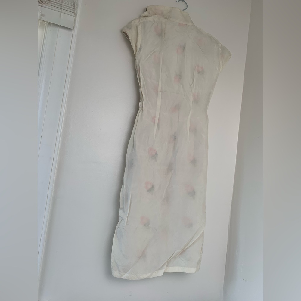 SOLD Rare Vintage 1950’s Floral Embroidered Raw Linen Lined Silk Cheongsam Dress - Picture 12 of 15